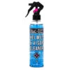 Muc-Off Visor, Lens & Goggle Cleaner 250 Ml 1 Muc-Off Visor, Lens & Goggle Cleaner 250 Ml -Vélo Matériel Magasin muc off visor lens goggle cleaner 250 ml